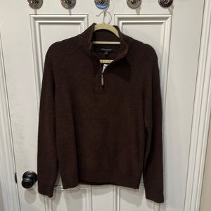 Men’s Banana Republic Factory Lightweight Half Zip Sweater.